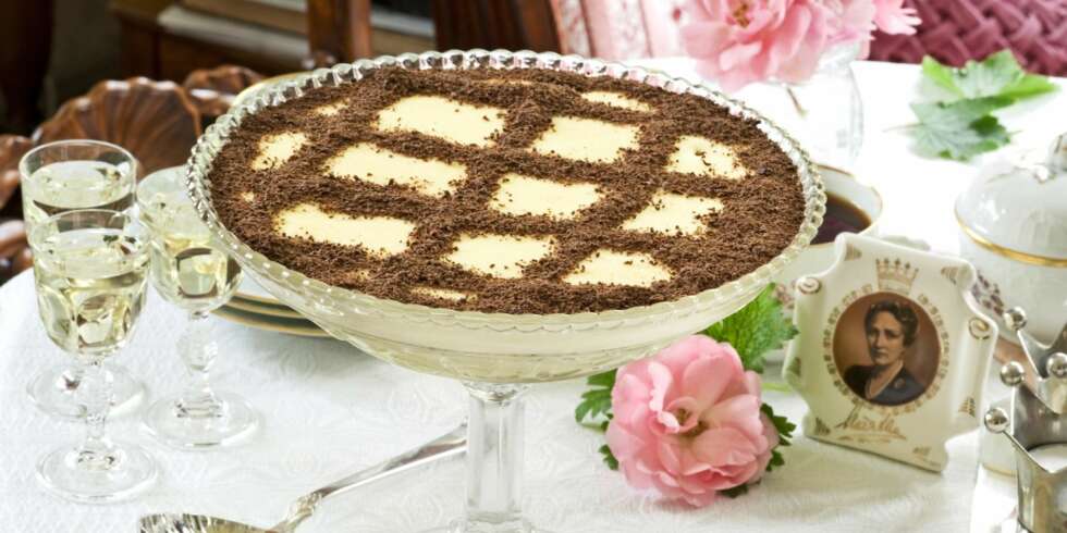 Nydelig dessert, komponert til ære for dronning Maud. Nydelig dessert, komponert til ære for dronning Maud.