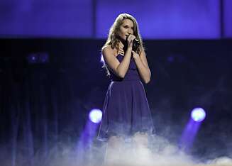 Suksess: Nora ble nummer to i «Melodi Grand Prix» i 2012. Eivind Rølles og Christian Ingebrigtsen skrev sangen «Somewhere Beautiful». Suksess: Nora ble nummer to i «Melodi Grand Prix» i 2012. Eivind Rølles og Christian Ingebrigtsen skrev sangen «Somewhere Beautiful».