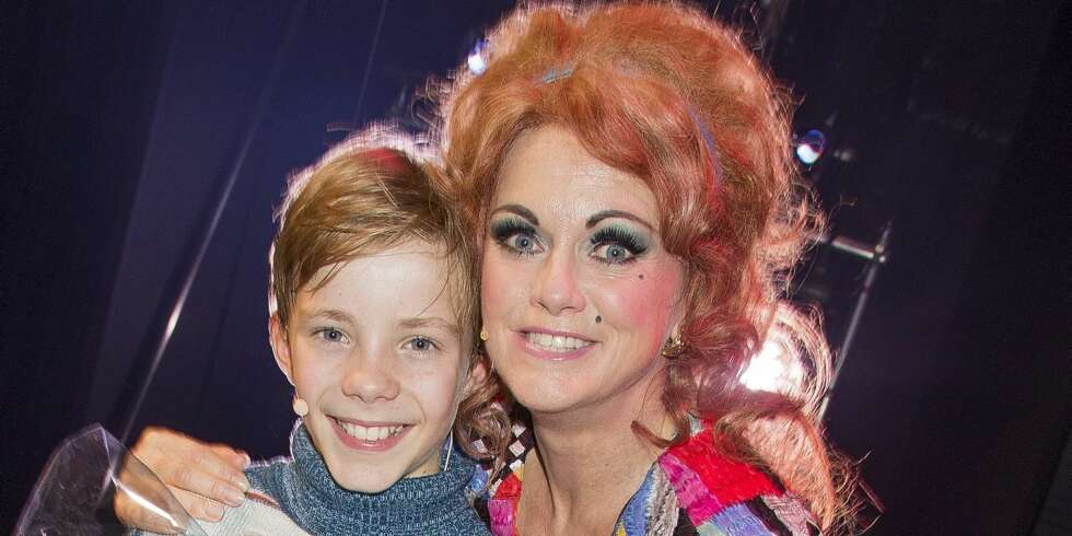 SUKSESS: 30 000 har så langt kjøpt billett for å se "Billy Elliot" med Hilde Lyrån og Kevin Haugan i Oslo. (Foto: Morten Bendiksen) SUKSESS: 30 000 har så langt kjøpt billett for å se "Billy Elliot" med Hilde Lyrån og Kevin Haugan i Oslo. (Foto: Morten Bendiksen)