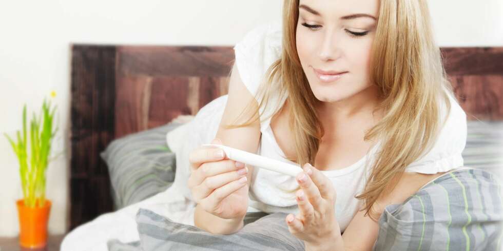 Kan jeg være gravid, men at det ikke slår ut på graviditetstest fordi eggløsning har vært senere enn ""normalen"" og hormonene ikke slår ut på graviditetstest enda? Foto: Colourbox.no Kan jeg være gravid, men at det ikke slår ut på graviditetstest fordi eggløsning har vært senere enn ""normalen"" og hormonene ikke slår ut på graviditetstest enda? Foto: Colourbox.no