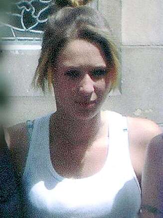 15 år gamle Paige Chivers forsvant like sporløst som Charlene i 2007, og man regner med at hun har lidd samme skjebne. Det er utlovet en dusør på 12 000 pund for opplysninger som leder til funn eller domfellelse for de ansvarlige. 15 år gamle Paige Chivers forsvant like sporløst som Charlene i 2007, og man regner med at hun har lidd samme skjebne. Det er utlovet en dusør på 12 000 pund for opplysninger som leder til funn eller domfellelse for de ansvarlige.
