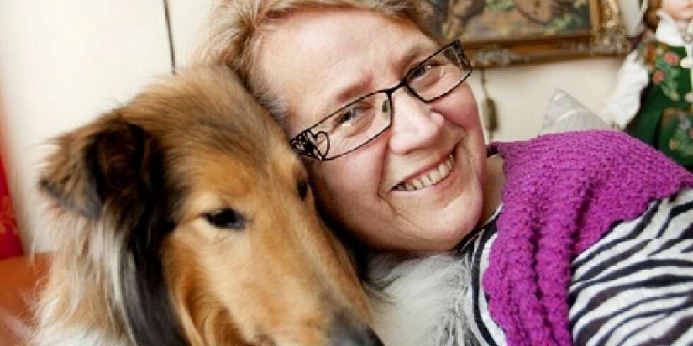 lykkelig gjensyn: Wenche H. Bjørnsti (62) var uoppmerksom et lite øyeblikk, og dermed løp Lea til skogs. Heldigvis ble hun funnet igjen mange uker senere, litt rufsete og tynn, men i god behold. lykkelig gjensyn: Wenche H. Bjørnsti (62) var uoppmerksom et lite øyeblikk, og dermed løp Lea til skogs. Heldigvis ble hun funnet igjen mange uker senere, litt rufsete og tynn, men i god behold.