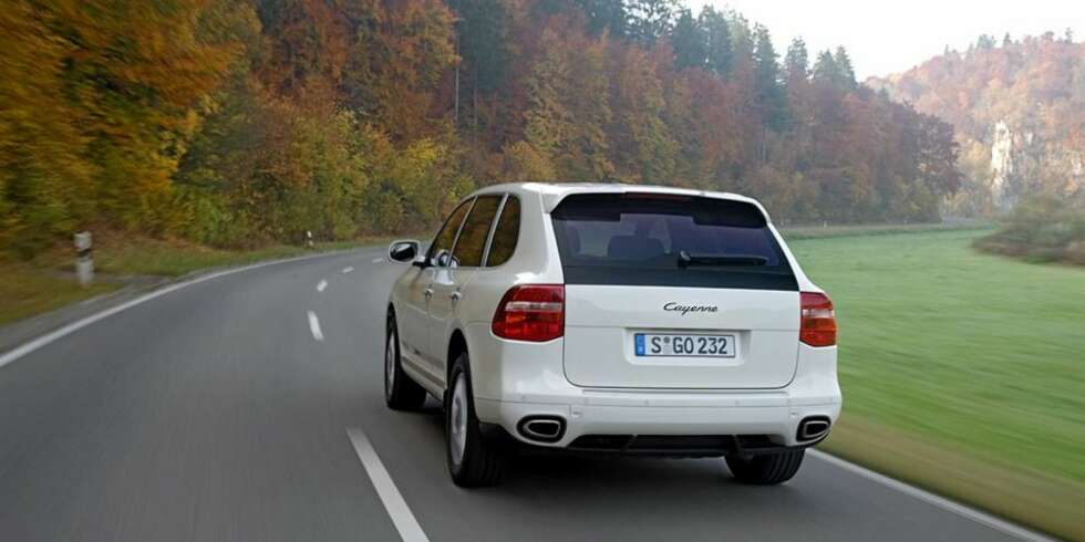 MILJØ OG LUKSUS: Porsche Cayenne kommer nå med diesel-motor. En diesel-motor som fint kan gå på biodiesel produsert på kaffe. MILJØ OG LUKSUS: Porsche Cayenne kommer nå med diesel-motor. En diesel-motor som fint kan gå på biodiesel produsert på kaffe.