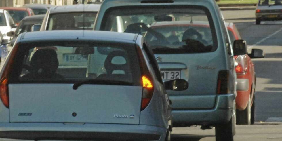 Nordmenn oppgir selv å være svært flinke til å bruke blinklys. Folk i Midt-Norge er klart flinkest, mens oslosjåførene er dårligst, ifølge Norstat-undersøkelsen. FOTO: Amat Michel/Colourbox Nordmenn oppgir selv å være svært flinke til å bruke blinklys. Folk i Midt-Norge er klart flinkest, mens oslosjåførene er dårligst, ifølge Norstat-undersøkelsen. FOTO: Amat Michel/Colourbox