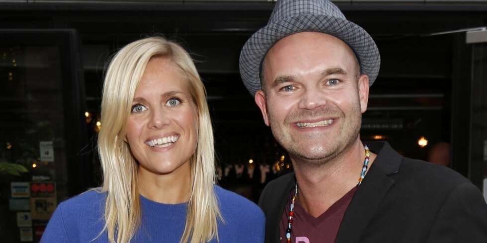 SIER JA: Neste sommer gir Simen Staalnacke og Anne Berit Valla hverandre sitt ja. Brudekjolen er allerede funnet. SIER JA: Neste sommer gir Simen Staalnacke og Anne Berit Valla hverandre sitt ja. Brudekjolen er allerede funnet.