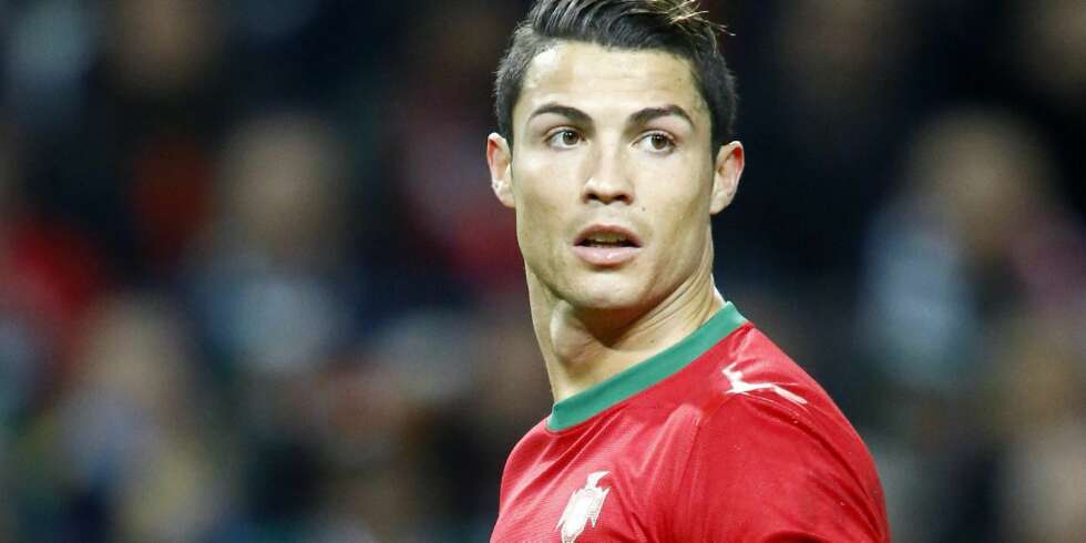 SUPERSTJERNE: Kjekkasen Cristiano Ronaldo håper på å skyte Portugal langt i årets mesterskap. SUPERSTJERNE: Kjekkasen Cristiano Ronaldo håper på å skyte Portugal langt i årets mesterskap.