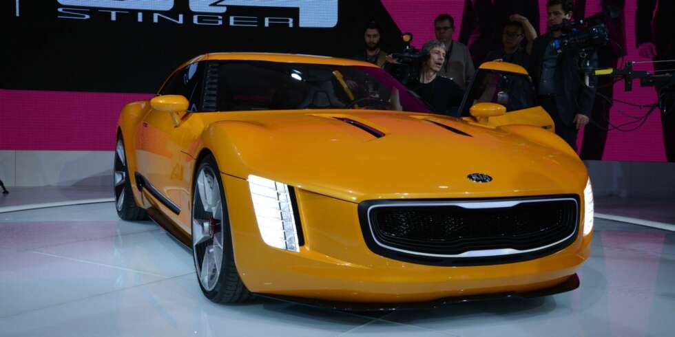 I USA: Kia GT4 Stinger på bilutstillingen i Detroit. FOTO: Newspress I USA: Kia GT4 Stinger på bilutstillingen i Detroit. FOTO: Newspress
