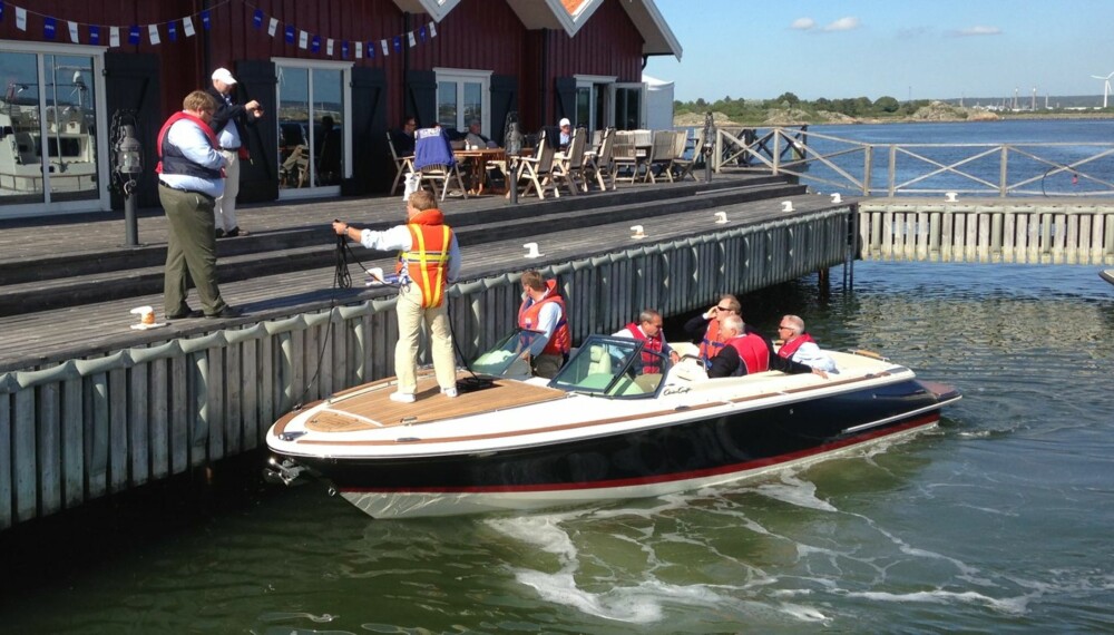 RASK: Chris Craft Corsair 25 sparker godt unna med den nye V8-430. FOTO: Terje Bjørnsen RASK: Chris Craft Corsair 25 sparker godt unna med den nye V8-430. FOTO: Terje Bjørnsen