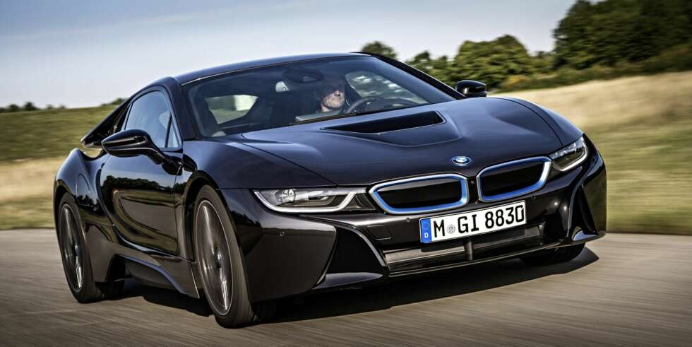 NESTE ÅR: BMW i8 kommer til Norge neste år. Prisen på bilen i Norge er ikke klar, men den er priset til rundt en million i Tyskland FOTO: Uwe Fischer NESTE ÅR: BMW i8 kommer til Norge neste år. Prisen på bilen i Norge er ikke klar, men den er priset til rundt en million i Tyskland FOTO: Uwe Fischer