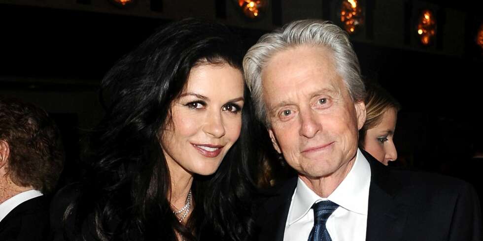 GJENFORENT: Det ser ut til at separasjonstiden er over for Catherine Zeta-Jones og Michael Douglas. Før jul fant de tilbake til hverandre igjen. Dette bildet er fra en tidligere anledning. GJENFORENT: Det ser ut til at separasjonstiden er over for Catherine Zeta-Jones og Michael Douglas. Før jul fant de tilbake til hverandre igjen. Dette bildet er fra en tidligere anledning.