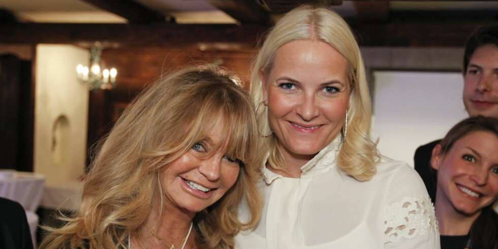 Stjernemøte: Goldie Hawn og kronprinsesse Mette-Marit fant virkelig tonen da de møttes på eksklusive Hotel Steinberger i Davos. Stjernemøte: Goldie Hawn og kronprinsesse Mette-Marit fant virkelig tonen da de møttes på eksklusive Hotel Steinberger i Davos.