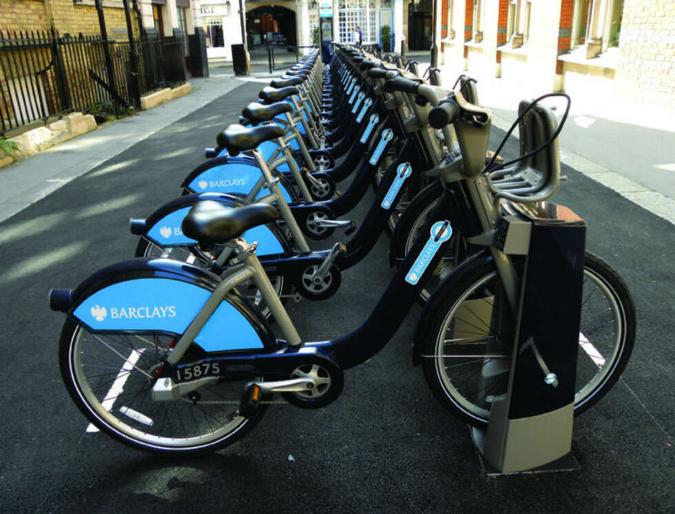 LEI EN SYKKEL: Barclays-syklene finnes overalt i storbyen. Den første timen er gratis. FOTO: egfocus flickr.com LEI EN SYKKEL: Barclays-syklene finnes overalt i storbyen. Den første timen er gratis. FOTO: egfocus flickr.com