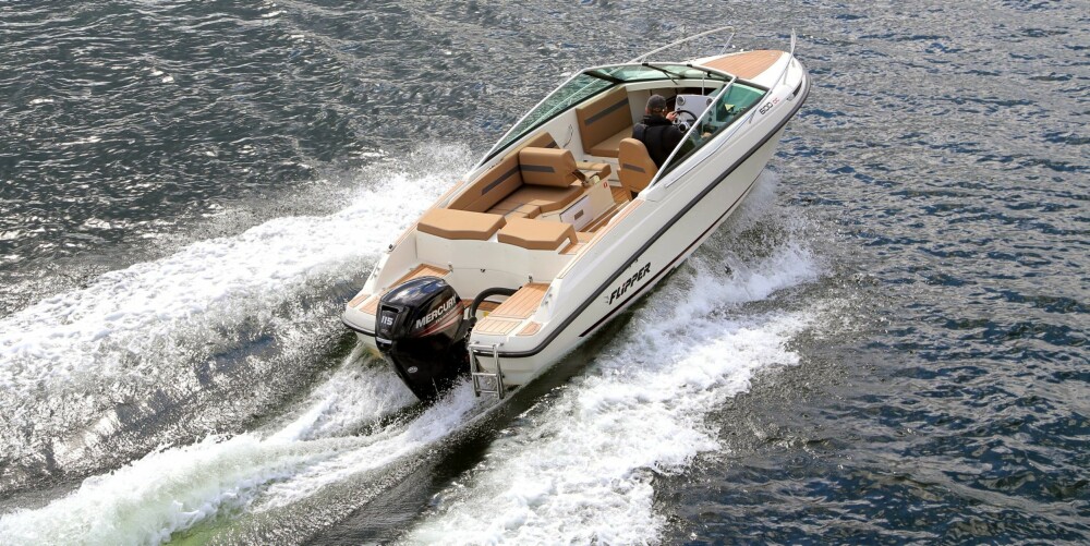 SE, INGEN KABIN: Thorup mener det er en god ide å bygge en daycruiser uten kabin. Da kan uteplassen få fullt fokus. SE, INGEN KABIN: Thorup mener det er en god ide å bygge en daycruiser uten kabin. Da kan uteplassen få fullt fokus.