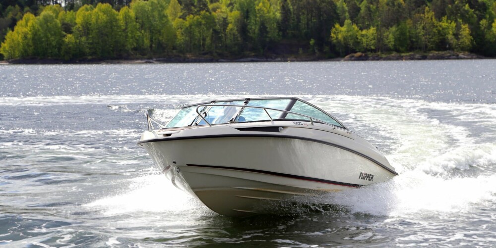 SPORTY: Sterke avstivninger og glider V-bunnsskrog er løsninger Thorup har valgt for å gjøre Flipper 600 DC sportslig og lettkjørt. SPORTY: Sterke avstivninger og glider V-bunnsskrog er løsninger Thorup har valgt for å gjøre Flipper 600 DC sportslig og lettkjørt.