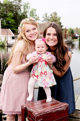 Snart 1 år: I august fyller Katrines attpåklatt Sofia Linn ett år. Både hun og storesøsteren Evelina skal være i kulissene under Allsang. Snart 1 år: I august fyller Katrines attpåklatt Sofia Linn ett år. Både hun og storesøsteren Evelina skal være i kulissene under Allsang.