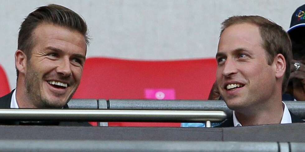 STJERNEPAR: Prins William ser ganske fornøyd ut med å ha fått David Beckham med på laget for å stanse jakten på utrydningstruede dyr. STJERNEPAR: Prins William ser ganske fornøyd ut med å ha fått David Beckham med på laget for å stanse jakten på utrydningstruede dyr.