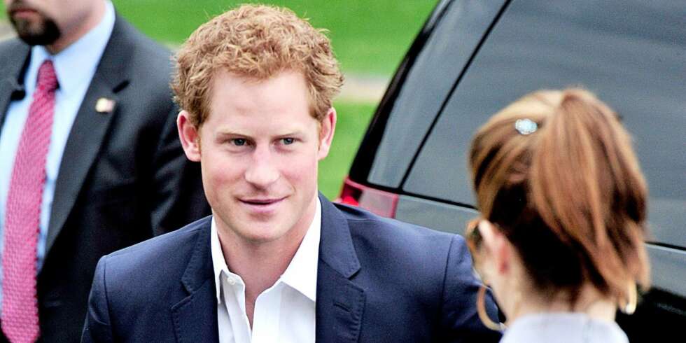 POPULÆR: Harry er ettertraktet etter bruddet med Cressida Bonas. Her er prinsen avbildet under en polokamp med en ukjent kvinne i fjor. POPULÆR: Harry er ettertraktet etter bruddet med Cressida Bonas. Her er prinsen avbildet under en polokamp med en ukjent kvinne i fjor.