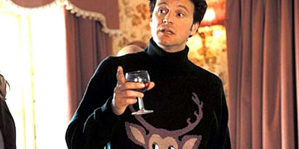 FRA HOT TIL NOT: Selv Mark Darcy (kanskje bedre kjent som Colin Firth) går fra hot til not på null komma svisj iført en genser med et reinsdyrmotiv. Så hvordan er det egentlig å kaste seg over julegenser-trenden? Vi spurte ekspertene. FRA HOT TIL NOT: Selv Mark Darcy (kanskje bedre kjent som Colin Firth) går fra hot til not på null komma svisj iført en genser med et reinsdyrmotiv. Så hvordan er det egentlig å kaste seg over julegenser-trenden? Vi spurte ekspertene.