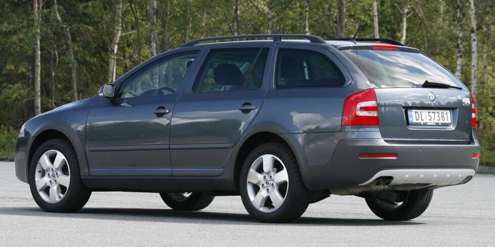 ALLTID BEREDT: Dette er den første utgaven av Skoda Octavia Scout, som ble lansert i 2007. Til våren kommer den nye versjonen. FOTO: Terje Bjørnsen ALLTID BEREDT: Dette er den første utgaven av Skoda Octavia Scout, som ble lansert i 2007. Til våren kommer den nye versjonen. FOTO: Terje Bjørnsen