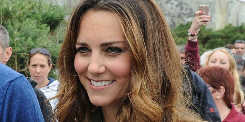 SMILER BREDT: Hertuginne Kate har kapret Dianas tidligere frisør til sitt Australia-besøk neste år. SMILER BREDT: Hertuginne Kate har kapret Dianas tidligere frisør til sitt Australia-besøk neste år.
