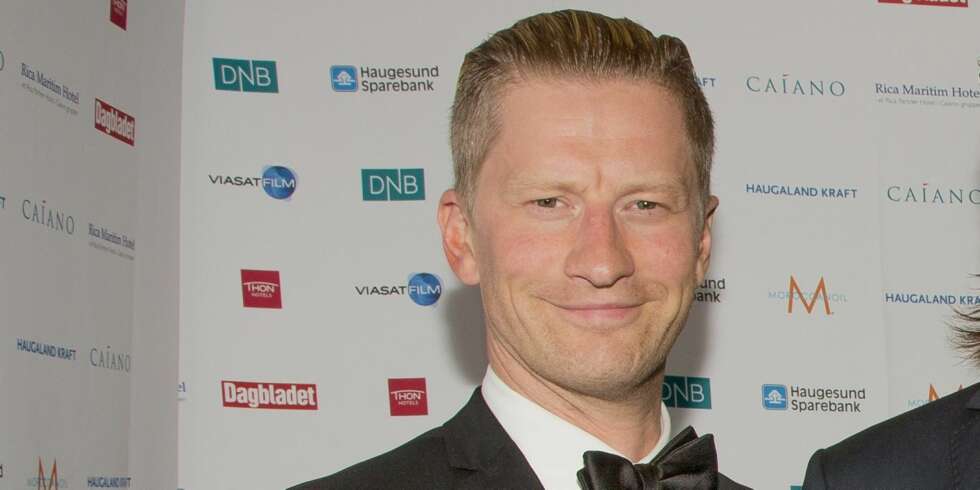Det ordner seg: Odd-Magnus Williamsom mener at hvis han som far og stefar klarer å videreføre bare halvparten av det foreldrene har lært ham, går alt bra. Det ordner seg: Odd-Magnus Williamsom mener at hvis han som far og stefar klarer å videreføre bare halvparten av det foreldrene har lært ham, går alt bra.