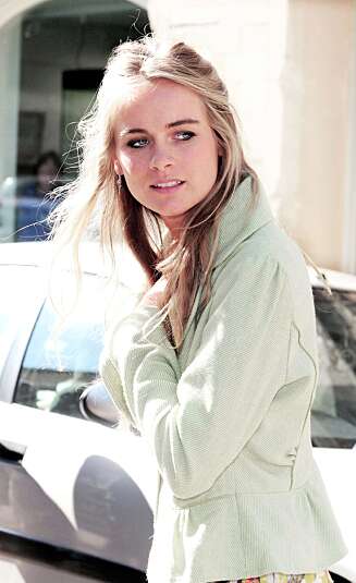 SKEPTISK: Cressida Bonas skal fortsatt være forelsket i Harry, men er veldig usikker på om hun vil takle all oppmerksomheten som hører med det å være kjæresten hans. SKEPTISK: Cressida Bonas skal fortsatt være forelsket i Harry, men er veldig usikker på om hun vil takle all oppmerksomheten som hører med det å være kjæresten hans.