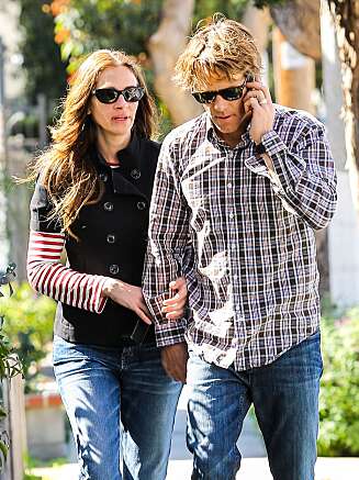 Ingen god tone: Julia Roberts og ektemannen Danny Moder skal være svært ulykkelige om dagen. Ingen god tone: Julia Roberts og ektemannen Danny Moder skal være svært ulykkelige om dagen.