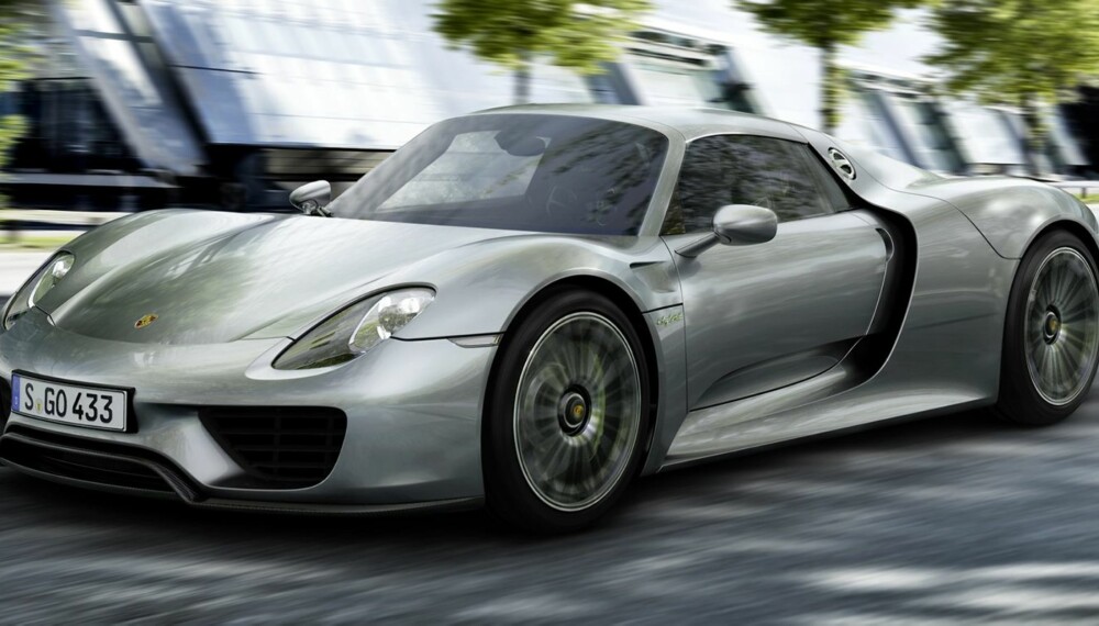TIL BUTIKKEN: Den ser ut som en fullblods banebil, men har bagasjeplass på 110 liter og kan brukes som elbil til butikken. FOTO: Porsche TIL BUTIKKEN: Den ser ut som en fullblods banebil, men har bagasjeplass på 110 liter og kan brukes som elbil til butikken. FOTO: Porsche