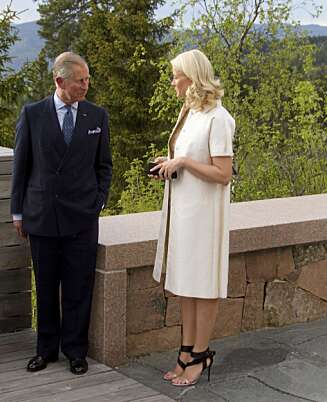 NORGESVENN: Prins Charles har vært i Norge mange ganger. Sist i 2010 under Den internasjonale konferansen om bevaring av regnskog. Her er tronarvingen i samtale med kronprinsesse Mette-Marit. NORGESVENN: Prins Charles har vært i Norge mange ganger. Sist i 2010 under Den internasjonale konferansen om bevaring av regnskog. Her er tronarvingen i samtale med kronprinsesse Mette-Marit.