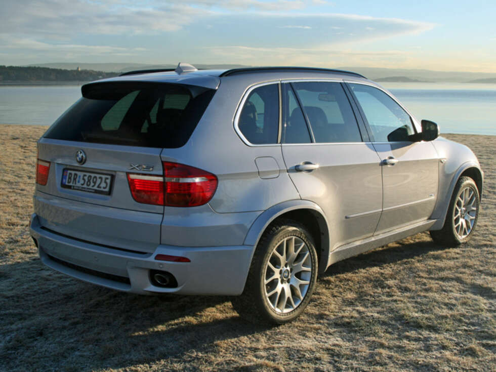 GOD I NORGE: BMW scorer generelt høyt hos norske bilister, men 3-8 år gamle X5 (og Audi A6 Allroad og VW Touareg) gjør det dårlig i denne engelske kvalitetsanalysen. GOD I NORGE: BMW scorer generelt høyt hos norske bilister, men 3-8 år gamle X5 (og Audi A6 Allroad og VW Touareg) gjør det dårlig i denne engelske kvalitetsanalysen.
