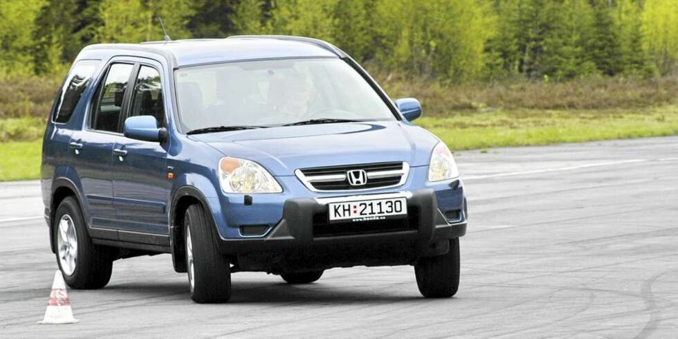 KNALLGOD: Honda CR-V, her ved 2003-modellen, scorer aller best i engelsk kvalitetsanalyse av brukte 4x4-biler. KNALLGOD: Honda CR-V, her ved 2003-modellen, scorer aller best i engelsk kvalitetsanalyse av brukte 4x4-biler.