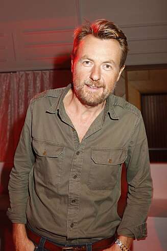 PINLIG: Fredrik Skavlan har i ettertid angret på at han rakk opp hånden under det populære talkshowet til Graham Norton. PINLIG: Fredrik Skavlan har i ettertid angret på at han rakk opp hånden under det populære talkshowet til Graham Norton.