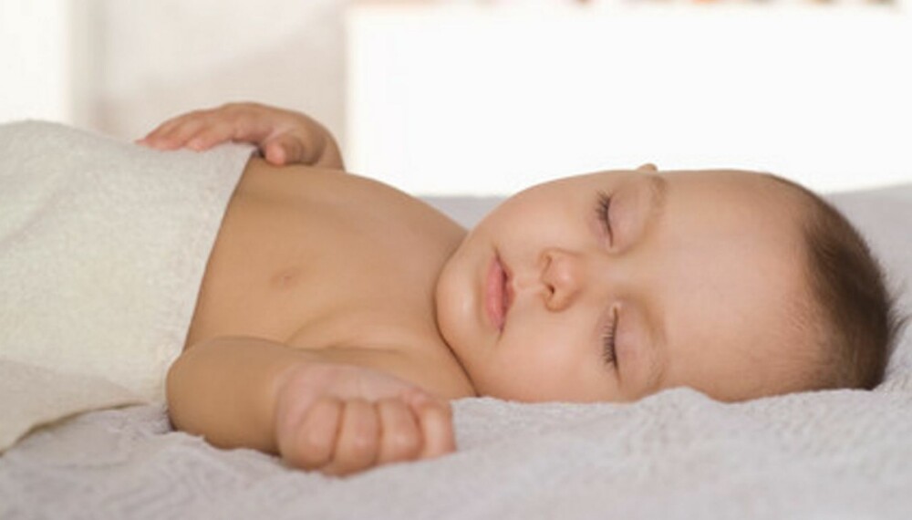 Når begynne vi med pute til baby? Colourbox.no Når begynne vi med pute til baby? Colourbox.no