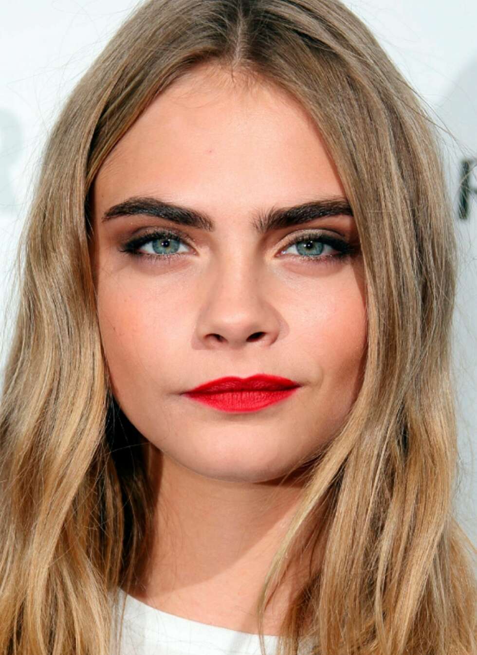 ROCKA GLAMOUR: Gjør som Cara Delevingne, og kombiner fantastiske bryn med plettfri hud og knallrøde lepper. ROCKA GLAMOUR: Gjør som Cara Delevingne, og kombiner fantastiske bryn med plettfri hud og knallrøde lepper.