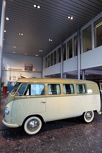 URBILEN: Dette er noe nær ur-camperen - en Westfalia-innredet VW Camper fra 1955. FOTO: Egil Nordlien HM Foto URBILEN: Dette er noe nær ur-camperen - en Westfalia-innredet VW Camper fra 1955. FOTO: Egil Nordlien HM Foto