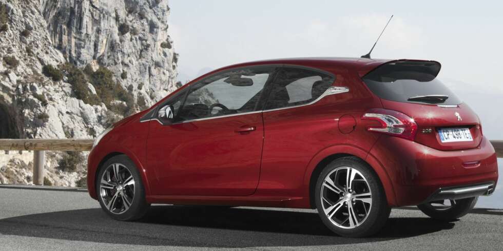 LEGENDE: Kombinasjonen Peugeot og GTI vekker svært sterke følelser hos mange. FOTO: Peugeot LEGENDE: Kombinasjonen Peugeot og GTI vekker svært sterke følelser hos mange. FOTO: Peugeot