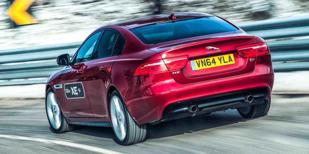 JAGUAR XE: Karosseriet består av mer enn 75 prosent aluminium. Lett, men stivt. JAGUAR XE: Karosseriet består av mer enn 75 prosent aluminium. Lett, men stivt.
