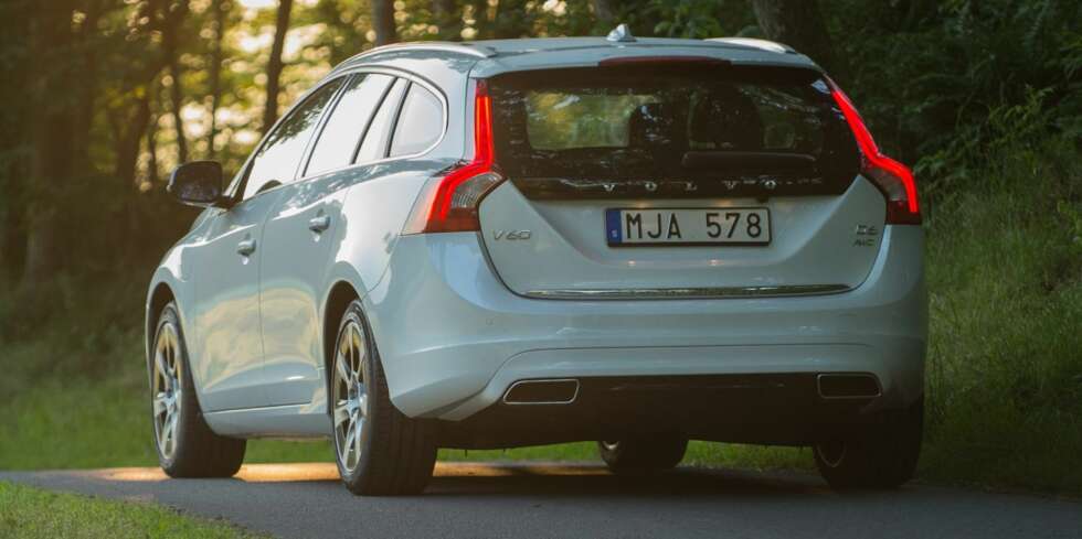 GJERRIG: Volvo S60/V60 med den nye firesylindrede, to liter store og 180 hestekrefter sterke turbodieselen, har et oppgitt forbruk under 0,4 liter per mil. FOTO: Volvo GJERRIG: Volvo S60/V60 med den nye firesylindrede, to liter store og 180 hestekrefter sterke turbodieselen, har et oppgitt forbruk under 0,4 liter per mil. FOTO: Volvo