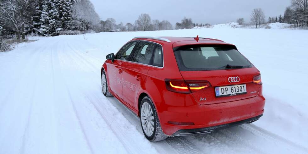 RASK: Audi A3 Sportback e-tron har 204 hk, men du betaler bare for 125 av dem. Den bruker lite bensin om du lader ofte. FOTO: Terje Bjørnsen RASK: Audi A3 Sportback e-tron har 204 hk, men du betaler bare for 125 av dem. Den bruker lite bensin om du lader ofte. FOTO: Terje Bjørnsen