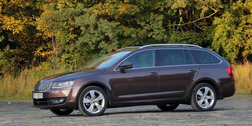 ANONYM: Det er ikke noe å utsette på utseendet til Skoda Octavia stasjonsvogn. Er du ute etter lange blikk, må du imidlertid skaffe deg en annen bil. ANONYM: Det er ikke noe å utsette på utseendet til Skoda Octavia stasjonsvogn. Er du ute etter lange blikk, må du imidlertid skaffe deg en annen bil.