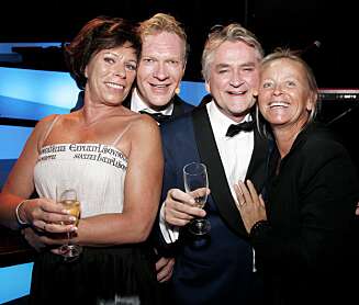 VENNER PRIVAT: Både Sven og Nils er godt gift, og deres bedre halvdeler Torhild Strand og Marianne Arnesen er nære omgangsvenner. VENNER PRIVAT: Både Sven og Nils er godt gift, og deres bedre halvdeler Torhild Strand og Marianne Arnesen er nære omgangsvenner.