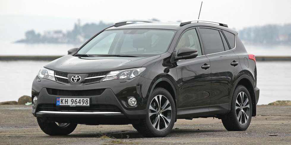 TOYOTA SUV: Toyota RAV4 med toliters diesel og 4x4 er etter alt å dømme Norges mest solgte SUV, men snart forsvinner den. FOTO: Petter Handeland TOYOTA SUV: Toyota RAV4 med toliters diesel og 4x4 er etter alt å dømme Norges mest solgte SUV, men snart forsvinner den. FOTO: Petter Handeland