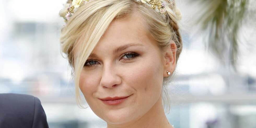 RUNDT ANSIKT: Skuespiller Kirsten Dunst har en rund ansiktsform, og bør derfor droppe runde briller da disse bare vil forsterke fasongen. RUNDT ANSIKT: Skuespiller Kirsten Dunst har en rund ansiktsform, og bør derfor droppe runde briller da disse bare vil forsterke fasongen.