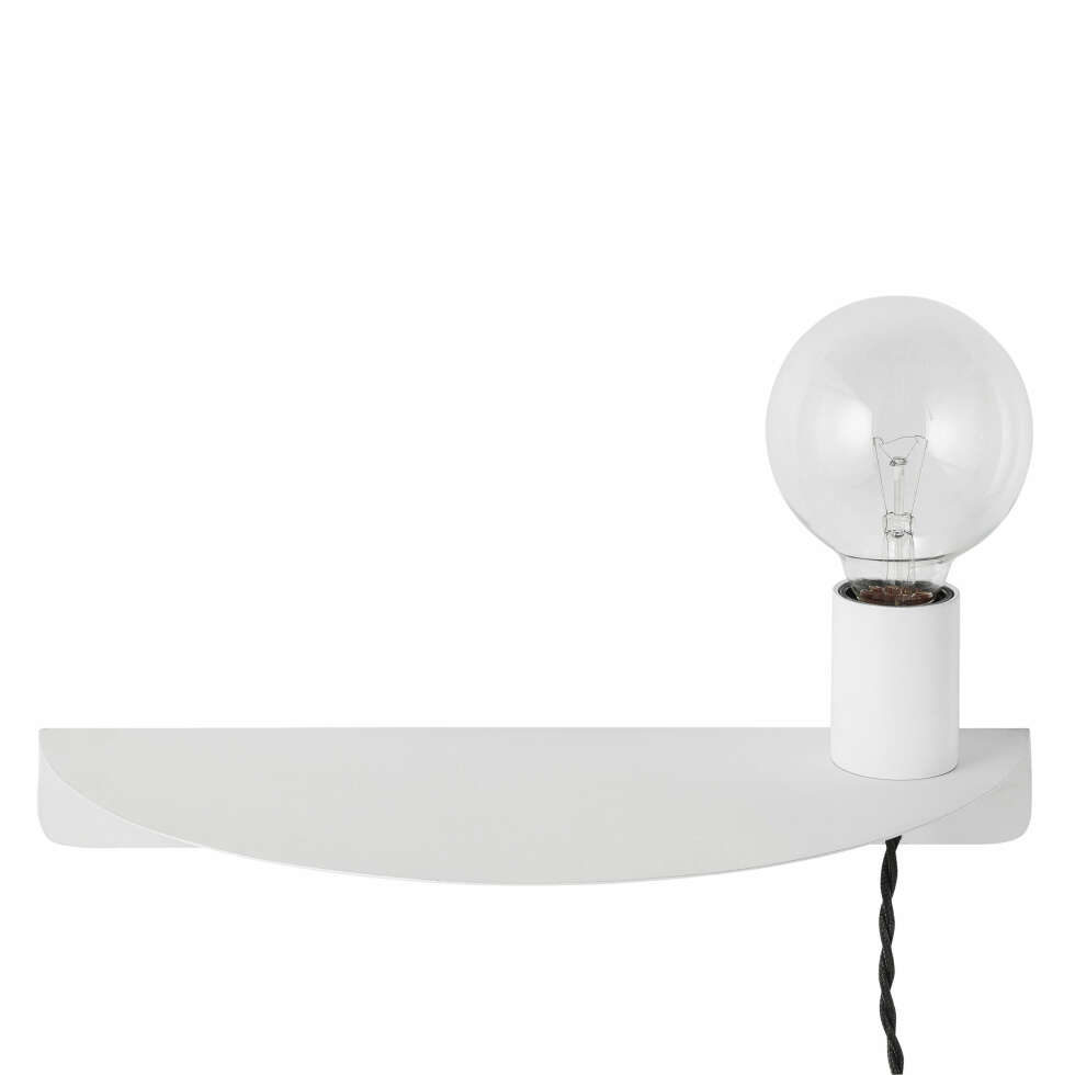 Vegglampe fra Bloomingville, kr 899. Vegglampe fra Bloomingville, kr 899.