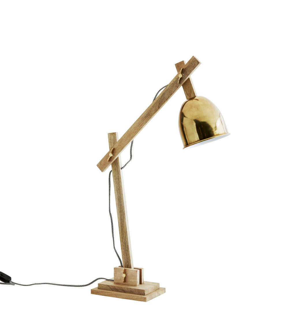 Skrivebordslampe fra Madam Stoltz, kr 1499. Skrivebordslampe fra Madam Stoltz, kr 1499.