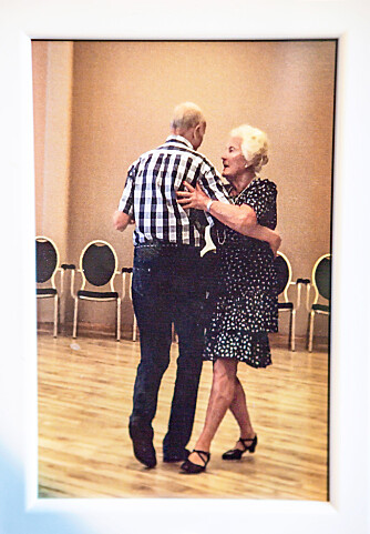 DANSELIVET: Dansen er blodig alvor for Karin og Per, som går på danseskole to ganger i uken. Det var gjennom dansen de møtte hverandre. DANSELIVET: Dansen er blodig alvor for Karin og Per, som går på danseskole to ganger i uken. Det var gjennom dansen de møtte hverandre.