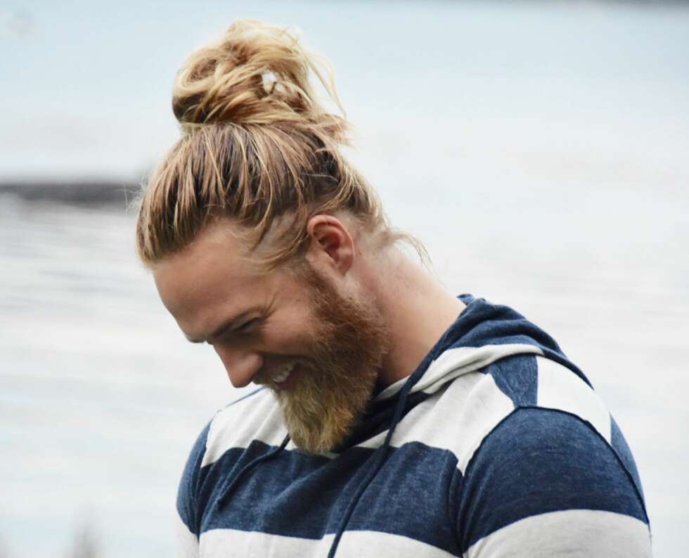 EN DEL AV IDENTITETEN: - Det å være over snittet hårete er en del av min identitet og jeg føler meg absolutt mest komfortabel slik, sier Lasse Løkken Matberg. EN DEL AV IDENTITETEN: - Det å være over snittet hårete er en del av min identitet og jeg føler meg absolutt mest komfortabel slik, sier Lasse Løkken Matberg.
