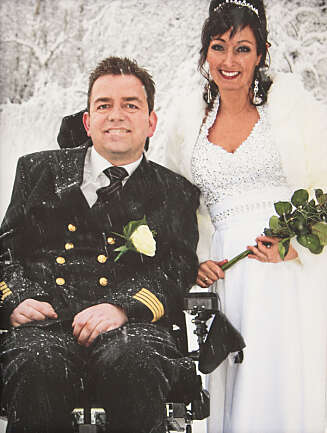 BRYLLUP: Frank og Linda giftet seg 12.12.2012. Da lavet snøen ned. BRYLLUP: Frank og Linda giftet seg 12.12.2012. Da lavet snøen ned.