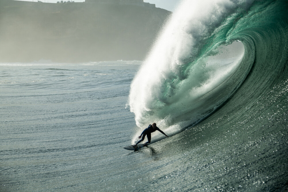 RÅ PÅ STORE BØLGER: GORE-TEX-instruktør Sebastian Steudtner er en av verdens beste surfere. RÅ PÅ STORE BØLGER: GORE-TEX-instruktør Sebastian Steudtner er en av verdens beste surfere.