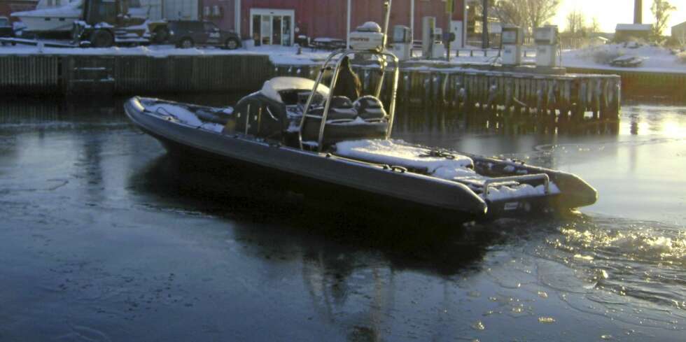 VANNJET: Båten kommer rigget med 480-hestkrefters Yanmar til Hamilton vannjet. VANNJET: Båten kommer rigget med 480-hestkrefters Yanmar til Hamilton vannjet.